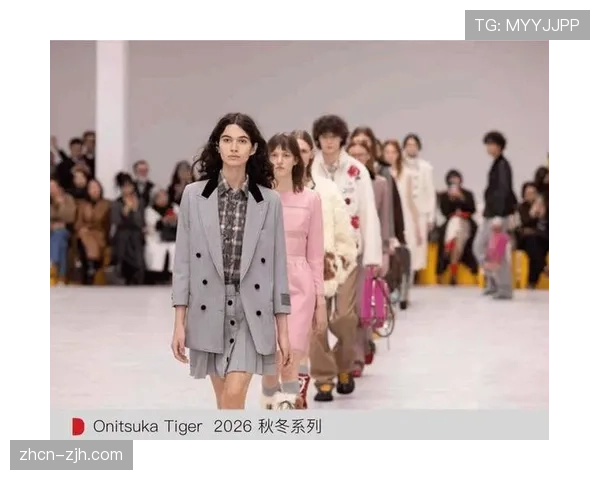 巴黎时装周融入足球元素，多家俱乐部推出联名时装系列